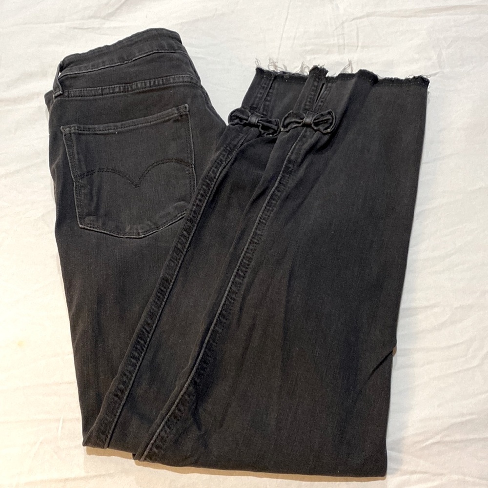 Dark grey 721 high rise skinny ankle bow Levis, 27, NWT